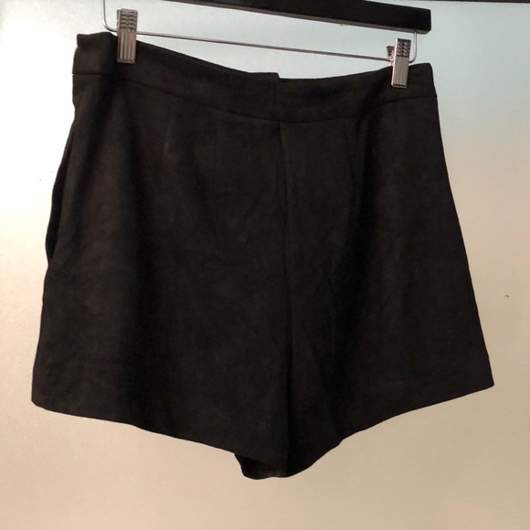black shorts - Picture 2 of 2